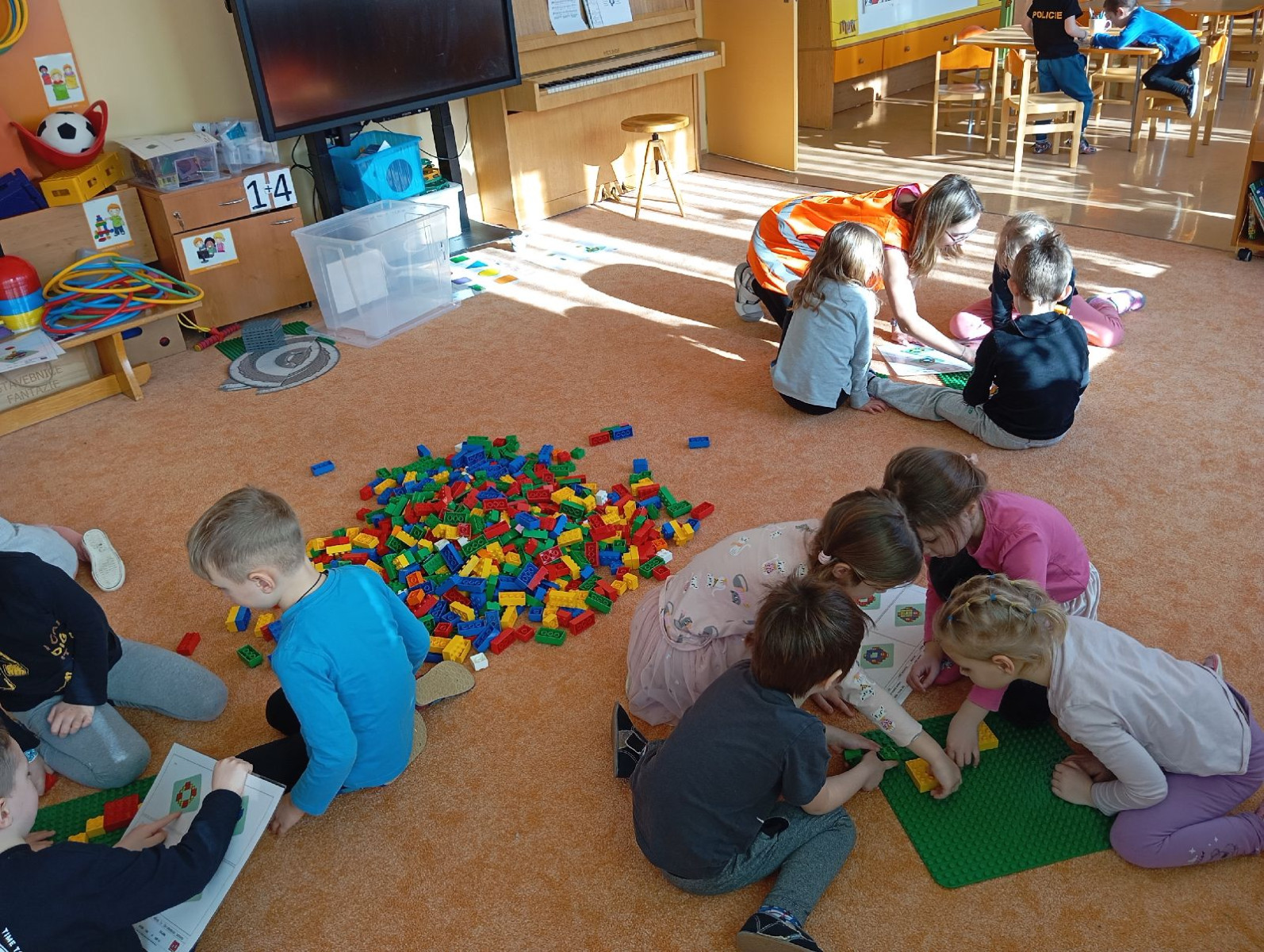 obrázek zpráva Stavitelé věží v oranžovém klíčku